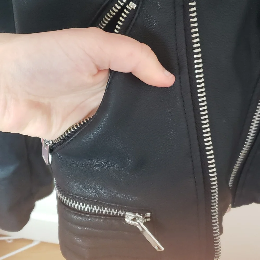 Stradivarius faux leather jacket with buttons and zippers - Picture 5 of 6